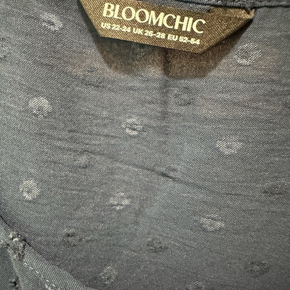 Textured Dot Elastic Sleeve A Line Blouse in Indigo, 22W/24W - Picture 5 of 6